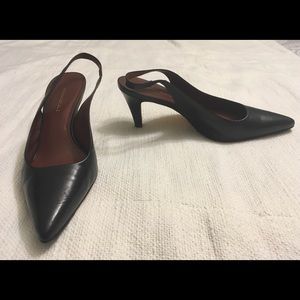 Banana Republic Clean MH Sling size 9 Black